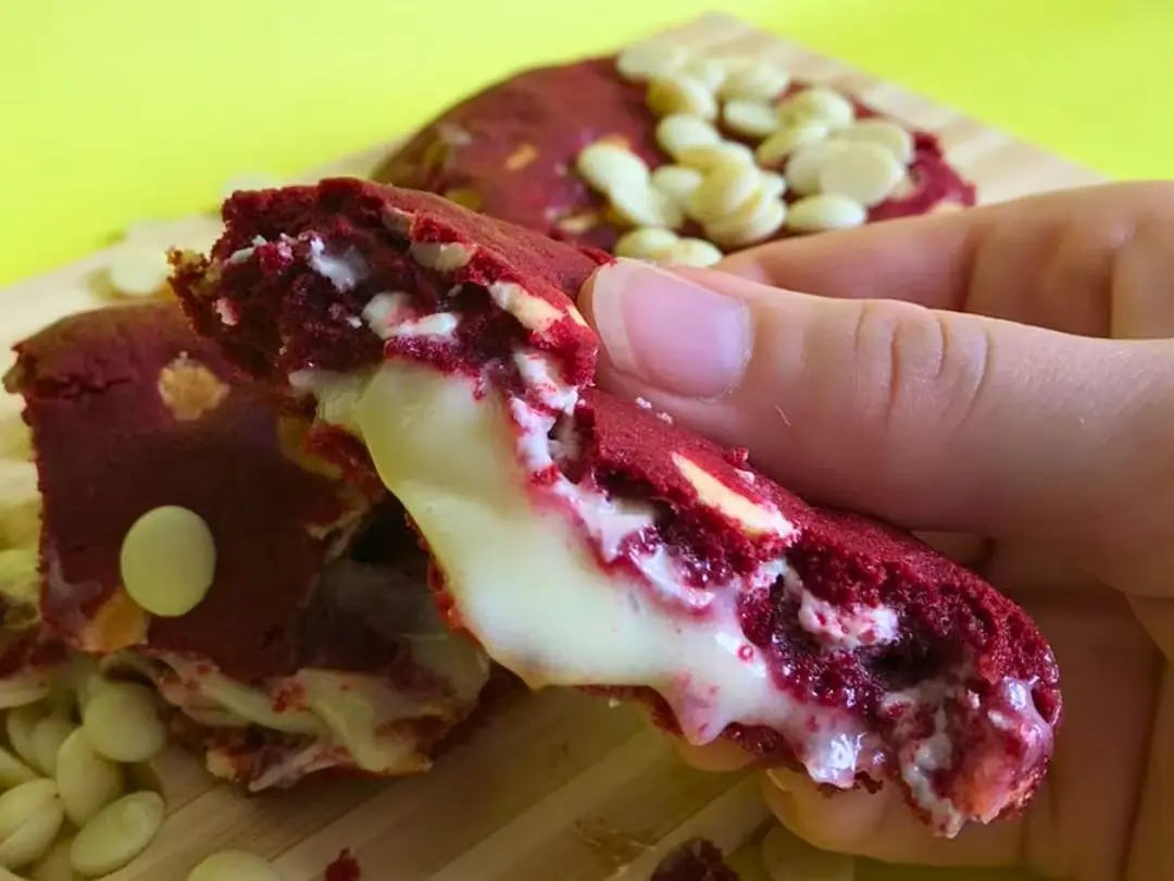 Cookie Red Velvet Recheado